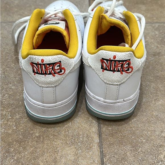 Nike size 8W. Great conditions worn a few times. - Picture 3 of 3